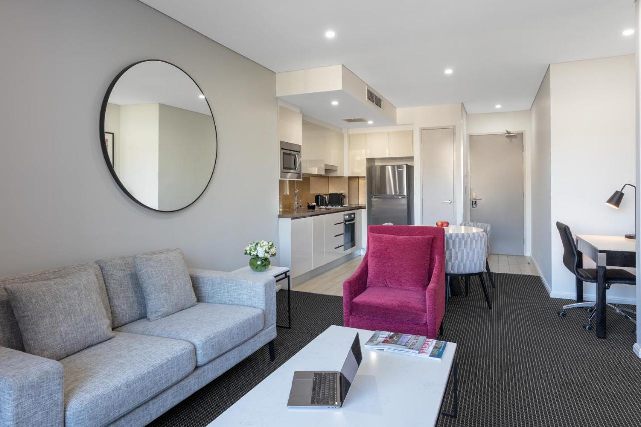 Meriton Suites North Ryde Sydney Eksteriør billede A typical apartment at the hotel