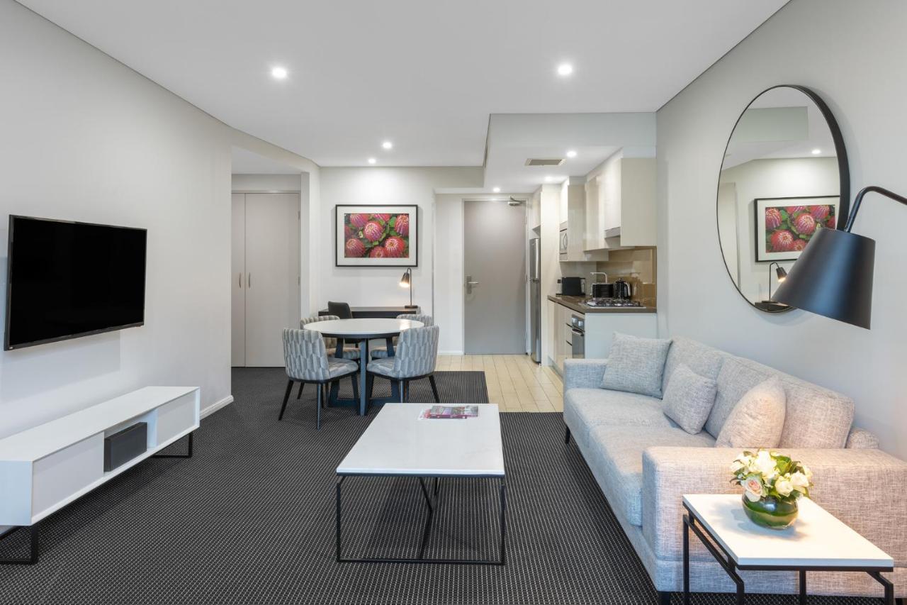 Meriton Suites North Ryde Sydney Eksteriør billede A typical apartment at the hotel