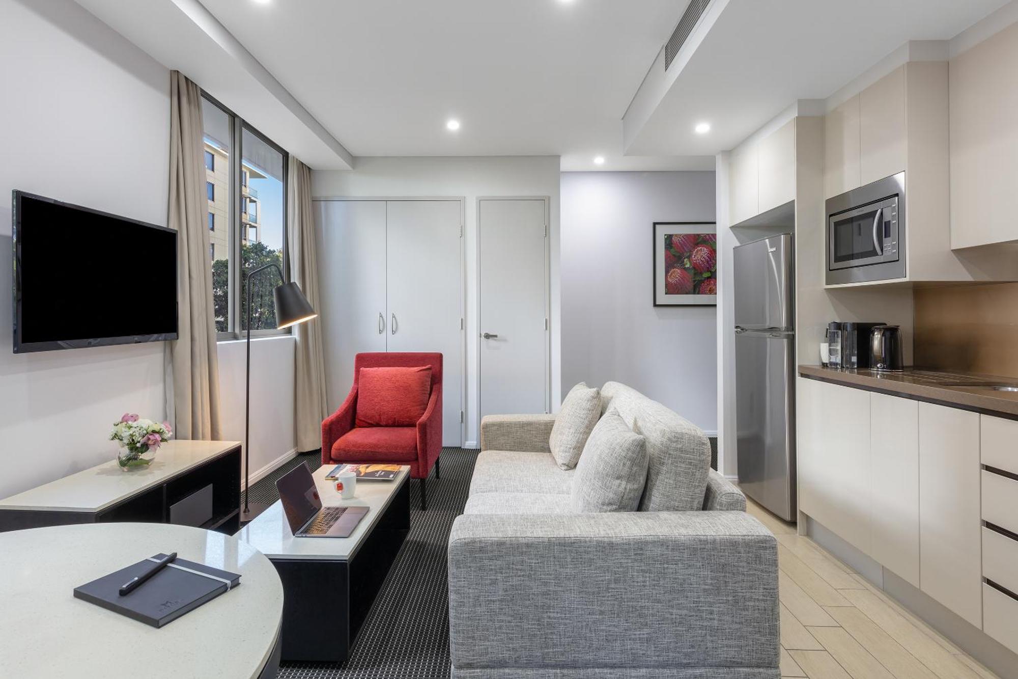 Meriton Suites North Ryde Sydney Eksteriør billede A typical apartment at the hotel