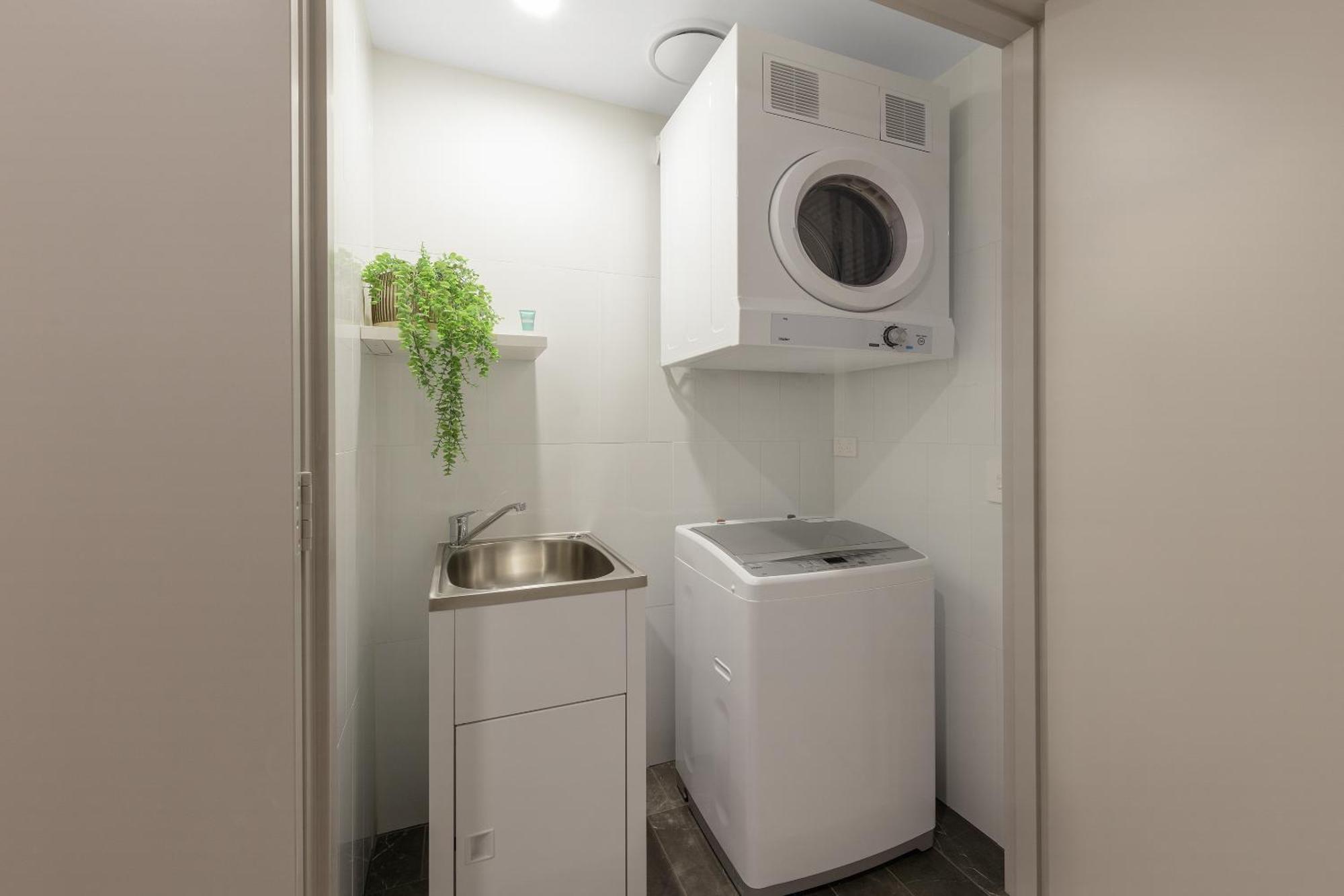 Meriton Suites North Ryde Sydney Eksteriør billede Laundry room